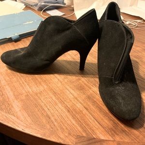 Adrienne Vittadini Ankle Booties-Size 8.5